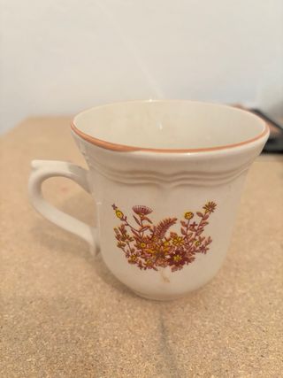 Tazas chinas de cerámica con flores amarillas