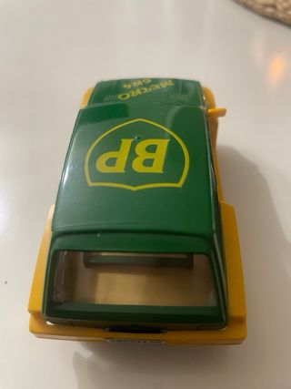 MG Metro 6R4 BP Scalextric