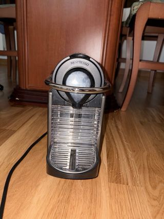 Cafetera Nespresso Pixie Negra