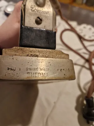 Antigua plancha eléctrica vintage