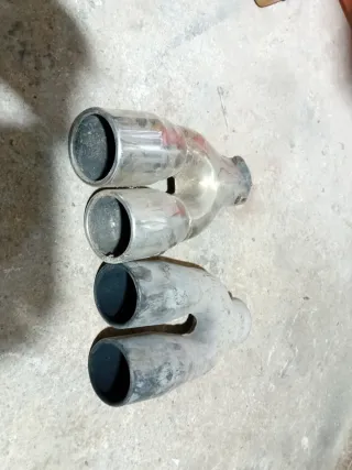 Colas de escape dobles