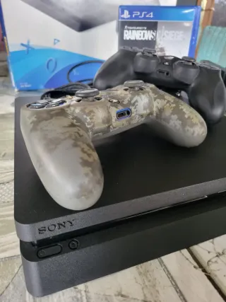 PS4 (PlayStation 4) Nera + Gioco + base