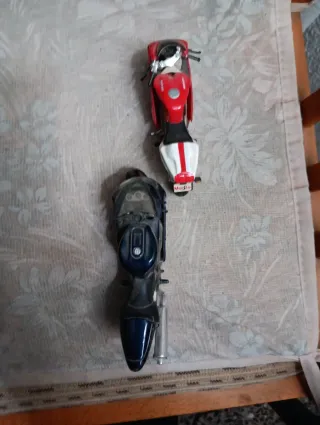 Juego 2 motos miniatura 1/24