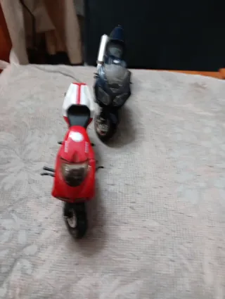 Juego 2 motos miniatura 1/24