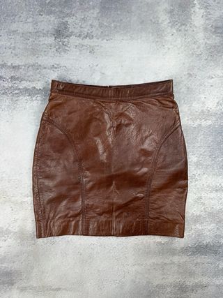 Falda de cuero mini marrón