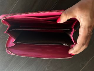 Cartera rosa con estampado de leopardo