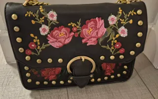 Bolso negro bordado flores