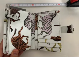 Cartera Parfois con estampado de cebras
