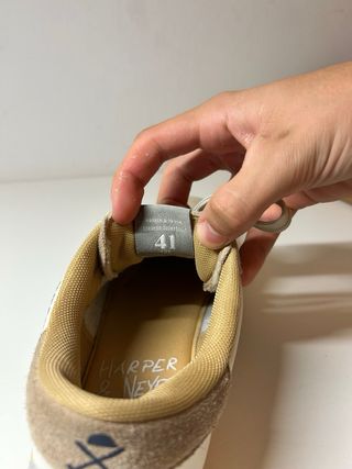 Zapatillas Harper Blancas y Marrones. 90€ nuevas.