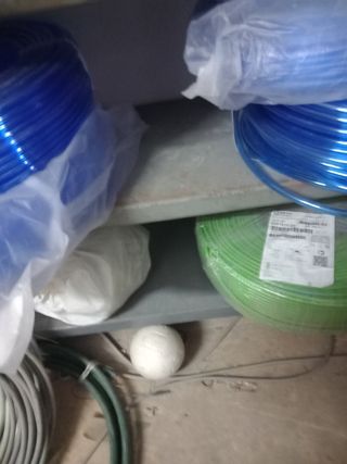 Tubo de presión azul y verde