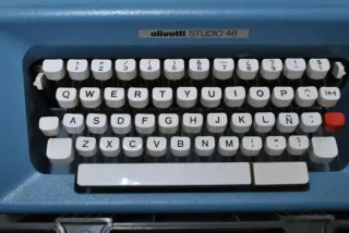 Maquina de escribir vintage Hispano Olivetti