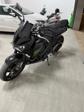Kawasaki Z800e Negra y Verde con tan solo 16000km