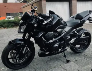 Kawasaki Z750 Naked Negra