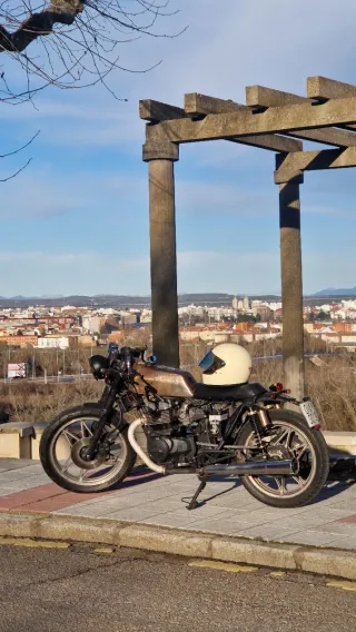Honda CB450N Cafe Racer
