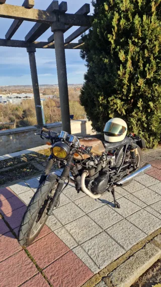 Honda CB450N Cafe Racer