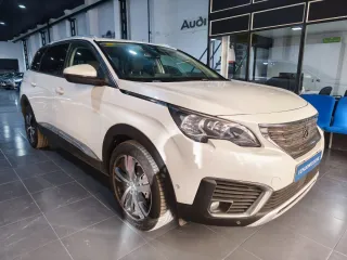 Peugeot 5008 2021