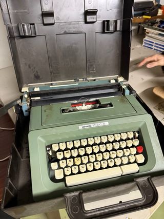 Máquina de escribir Olivetti Studio 46