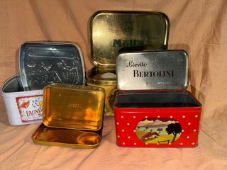 Set di scatole di latta vintage