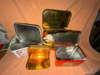 Set di scatole di latta vintage