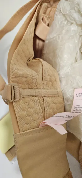 Sujetador sin tirantes beige regulable