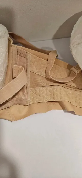 Sujetador sin tirantes beige regulable