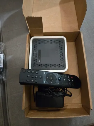 Desco Movistar UHD 4K con Mando Vocal