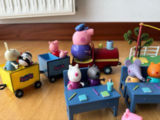 Lote Peppa Pig: Tren, Escuela y Caravana