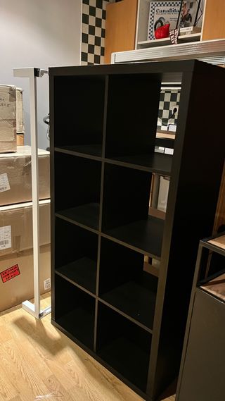 Estantería Kallax con soporte negro/marrón