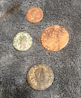 Lote 4 monedas antiguas