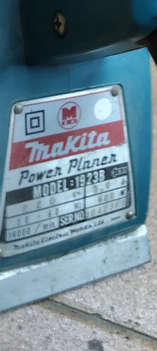 Cepillo Eléctrico Makita 1923B