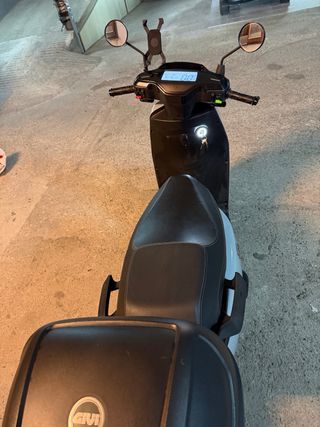 Moto Eléctrica NIU MQi GT Gris 2022