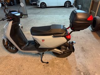 Moto Eléctrica NIU MQi GT Gris 2022