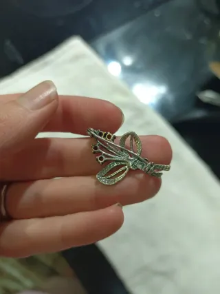 Broche Plata con Piedras Rojas