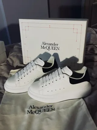 Alexander McQueen Sneakers Bianche Nere