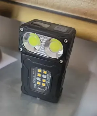 Linterna LED COB para camping