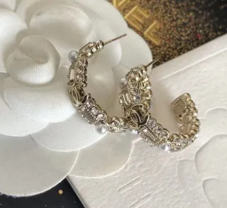 Pendientes Chanel Dorados con Perlas y Cristales