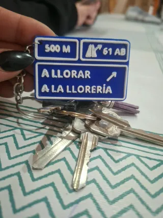 Llavero cartel A llorar a la lloreria