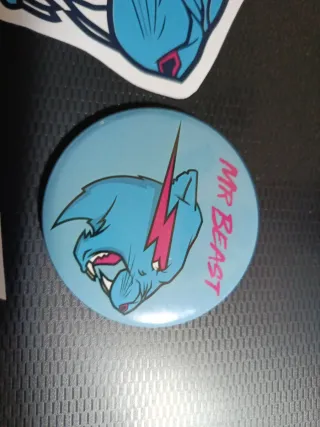 Lote Mr Beast: Chapas y Pegatinas