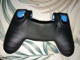 Funda para mando PS4 con dragones