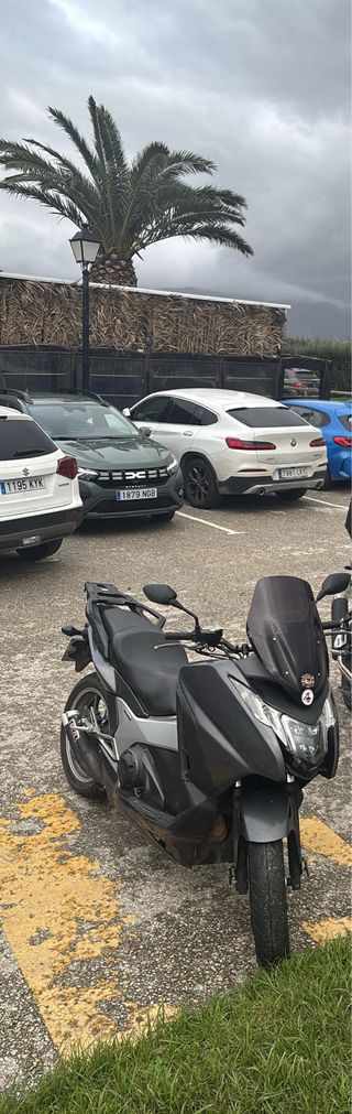 Honda Integra 750 Negra/Gris