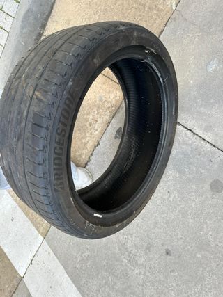 Neumático Bridgestone