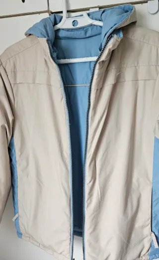 Cazadora reversible Nike azul y beige