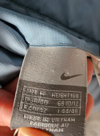 Cazadora reversible Nike azul y beige