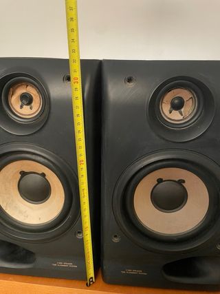 Subwoofer labtec y Altavoces