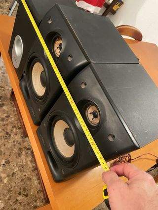 Subwoofer labtec y Altavoces