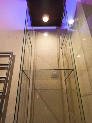 Vitrina DETOLF IKEA + 1 LED