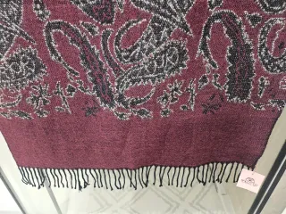 Bufanda/Manta Burdeos y Negro