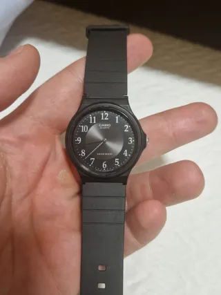 Reloj Casio Quartz Negro y Gris
