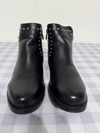 Stivaletti neri donna con borchie n.40