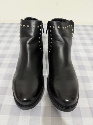 Stivaletti neri donna con borchie n.40